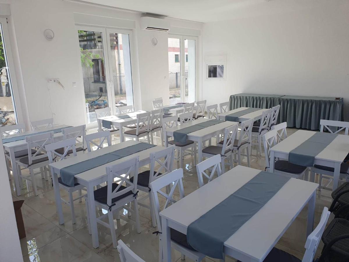 Orion Panzio Bed & Breakfast Hajduszoboszlo Bagian luar foto