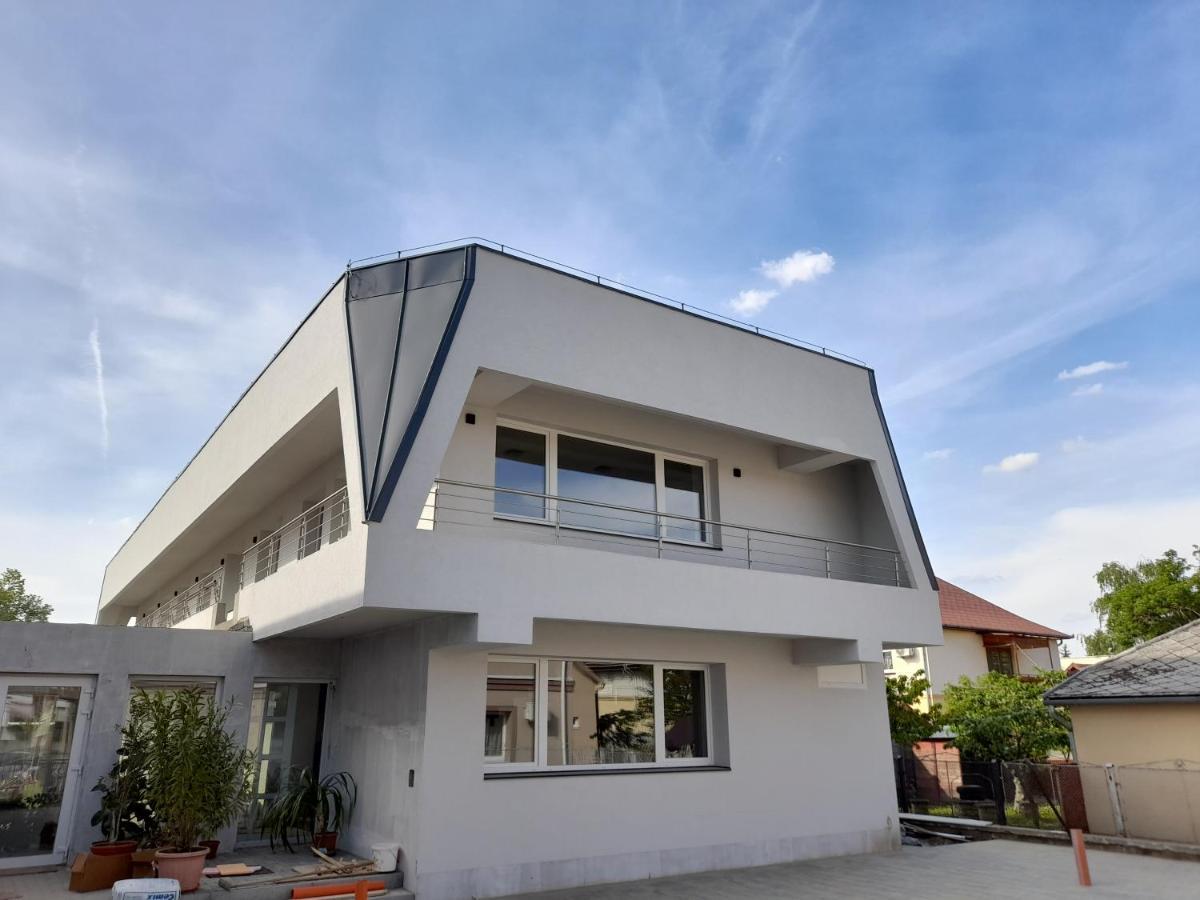 Orion Panzio Bed & Breakfast Hajduszoboszlo Bagian luar foto