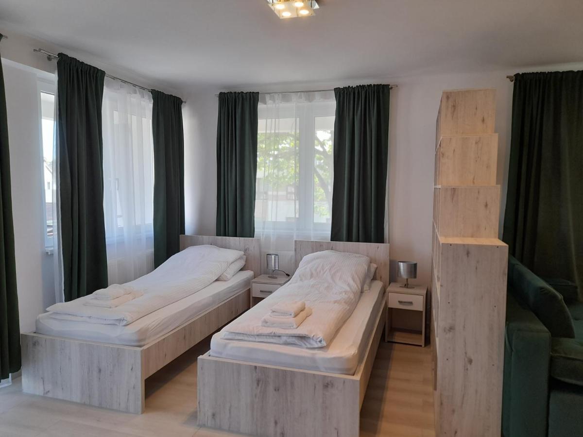 Orion Panzio Bed & Breakfast Hajduszoboszlo Bagian luar foto