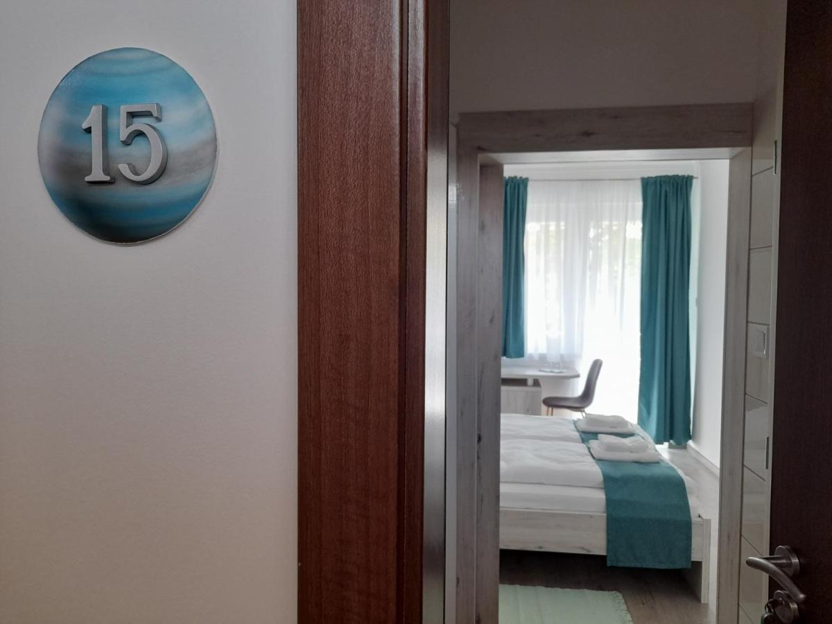 Orion Panzio Bed & Breakfast Hajduszoboszlo Bagian luar foto