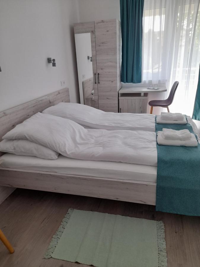 Orion Panzio Bed & Breakfast Hajduszoboszlo Bagian luar foto