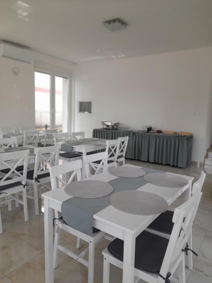 Orion Panzio Bed & Breakfast Hajduszoboszlo Bagian luar foto