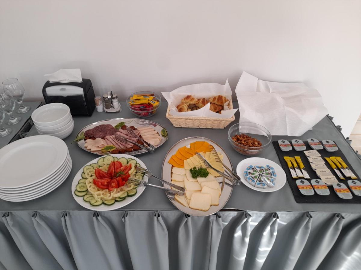Orion Panzio Bed & Breakfast Hajduszoboszlo Bagian luar foto