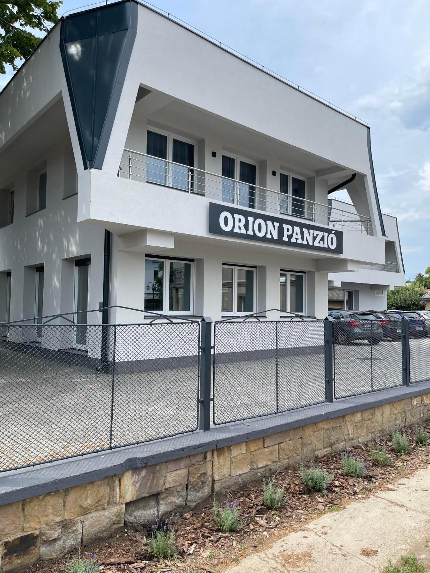 Orion Panzio Bed & Breakfast Hajduszoboszlo Bagian luar foto