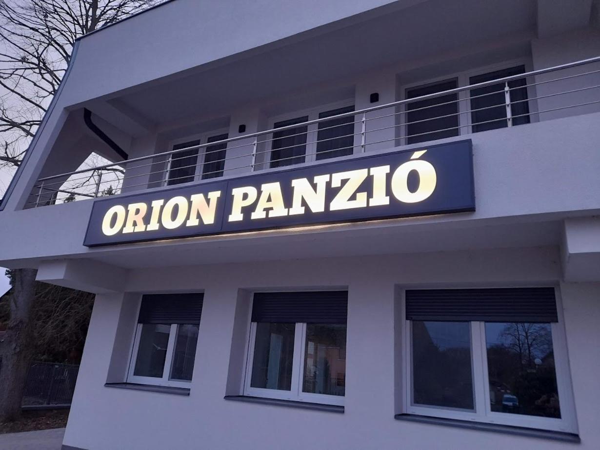 Orion Panzio Bed & Breakfast Hajduszoboszlo Bagian luar foto