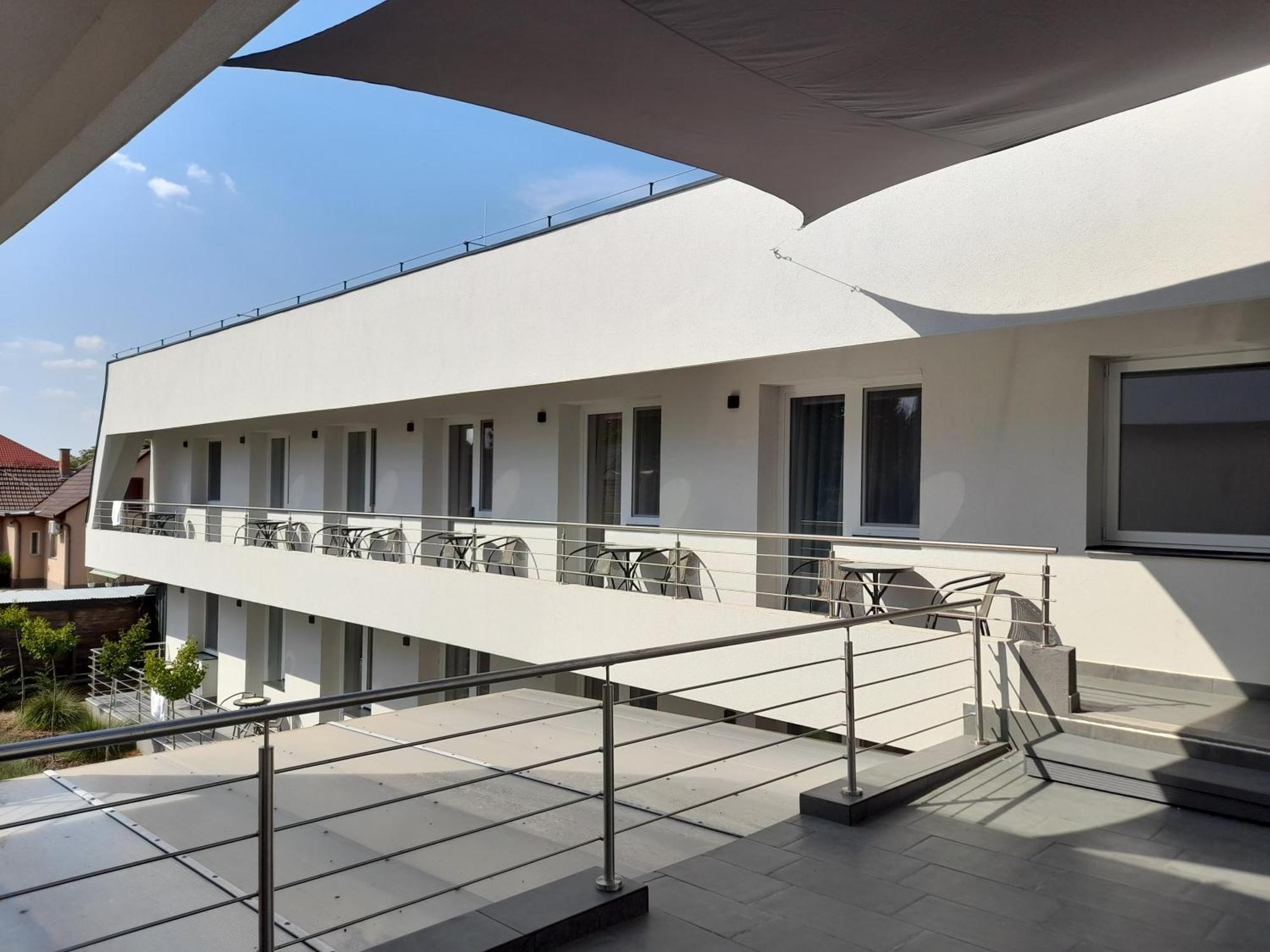 Orion Panzio Bed & Breakfast Hajduszoboszlo Bagian luar foto